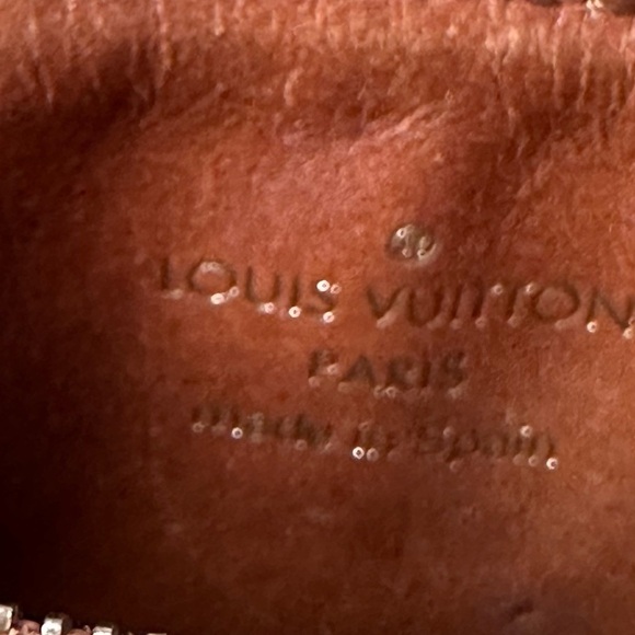 Auth Louis Vuitton Monogram Charms
Patent Leather Card/Coin Holder - Picture 8 of 11